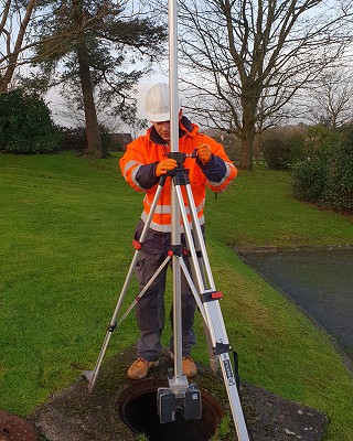 Laser Scanning Manhole with inverted Tripod